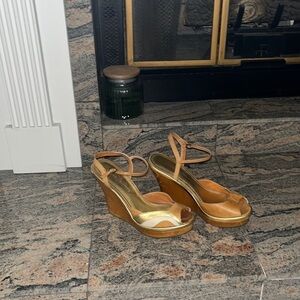 Vince Camuto VC-Book Tan Gold Peep Toe Wedge Women Size 7.5